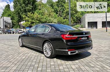 Седан BMW 7 Series 2017 в Киеве