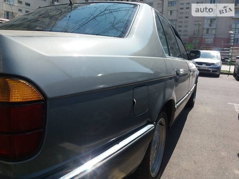Седан BMW 7 Series 1990 в Одессе