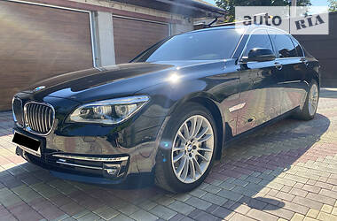 Седан BMW 7 Series 2014 в 