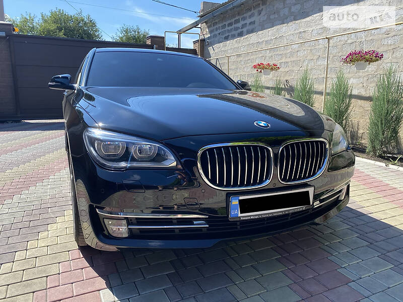 Седан BMW 7 Series 2014 в 