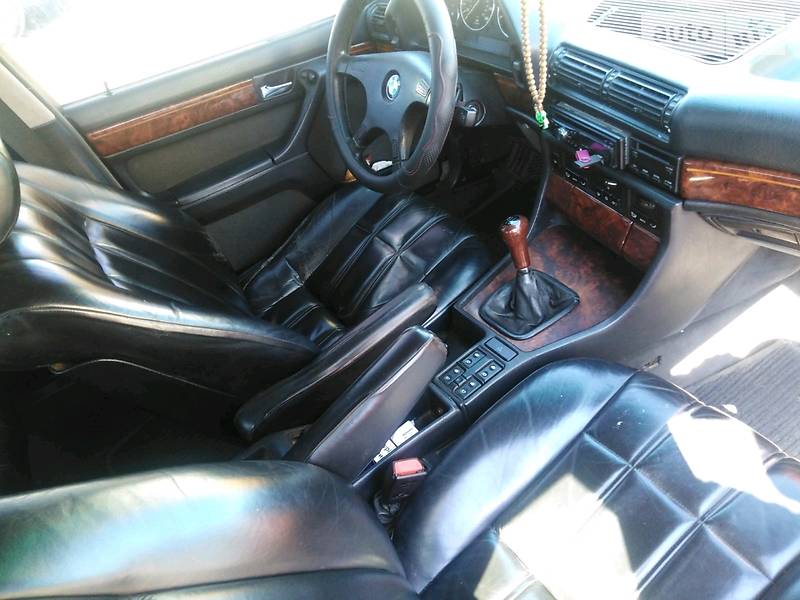 Седан BMW 7 Series 1987 в Одессе