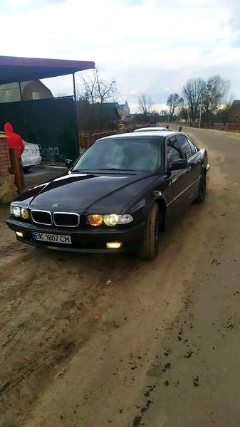 Седан BMW 7 Series 2001 в Рокитном