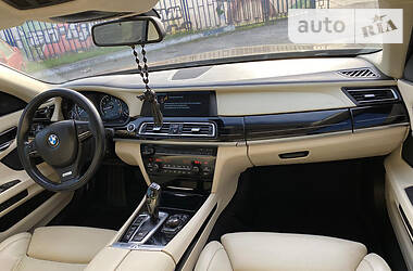Седан BMW 7 Series 2010 в 