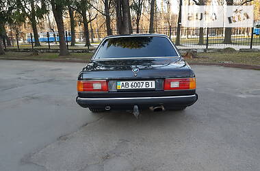 Седан BMW 7 Series 1985 в Вінниці