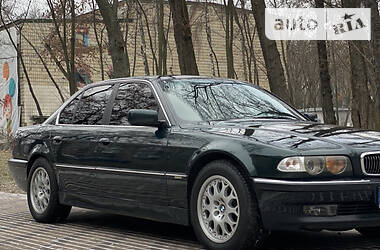 Седан BMW 7 Series 2001 в Киеве