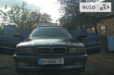 Хэтчбек BMW 7 Series 1994 в Измаиле