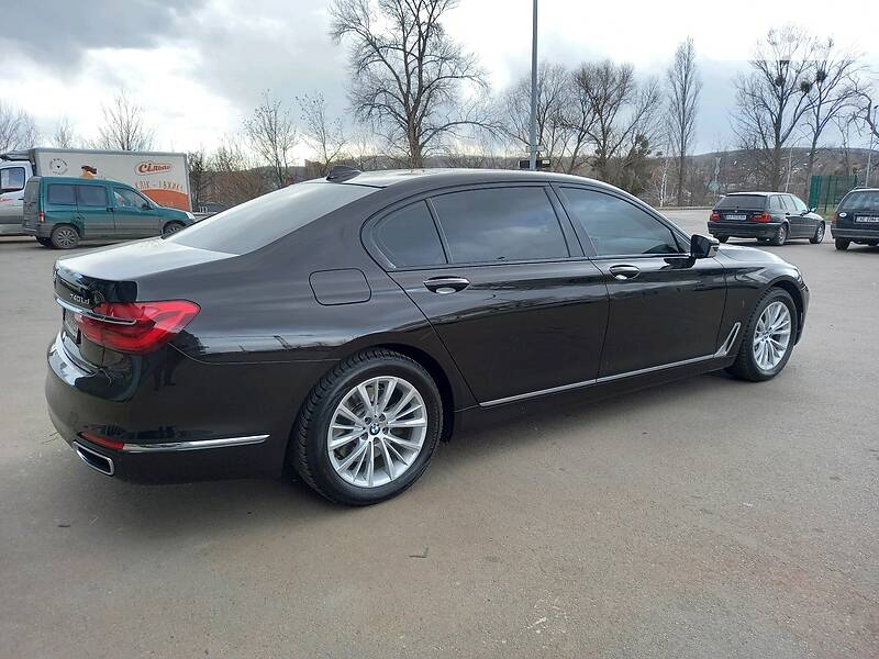 Седан BMW 7 Series 2017 в Києві