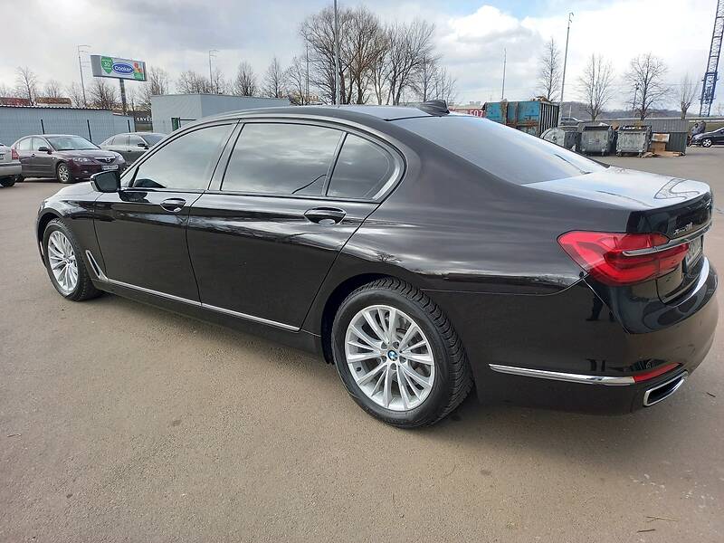 Седан BMW 7 Series 2017 в Києві