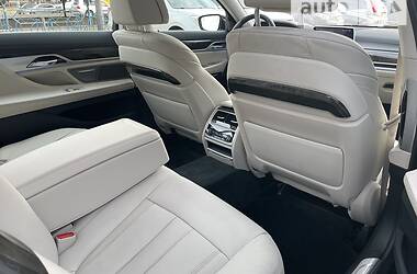 Седан BMW 7 Series 2017 в Киеве