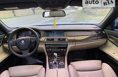 Седан BMW 7 Series 2011 в Тячеве