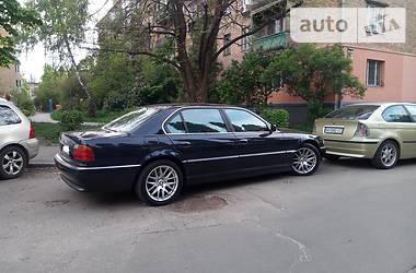 Седан BMW 7 Series 2000 в Виннице