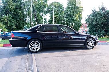 Седан BMW 7 Series 2000 в Виннице