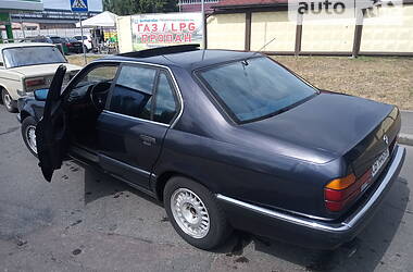 Седан BMW 7 Series 1992 в Киеве