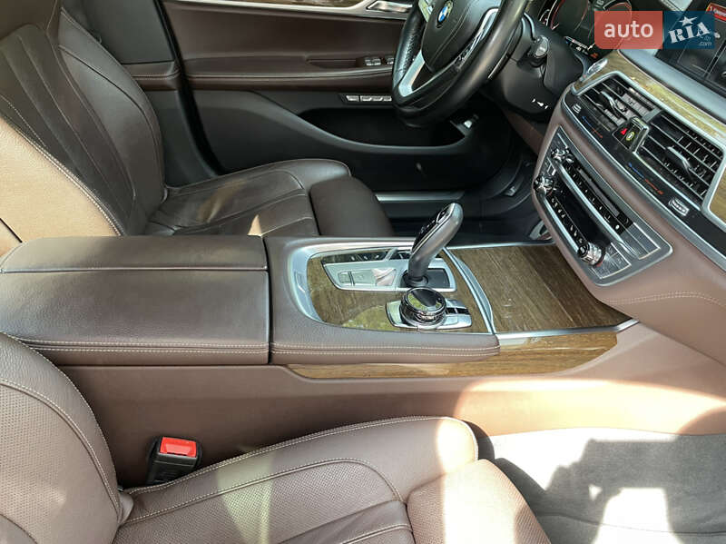Седан BMW 7 Series 2016 в Ужгороде фото 12 Седан BMW 7 Series 2016 в Ужгороде
