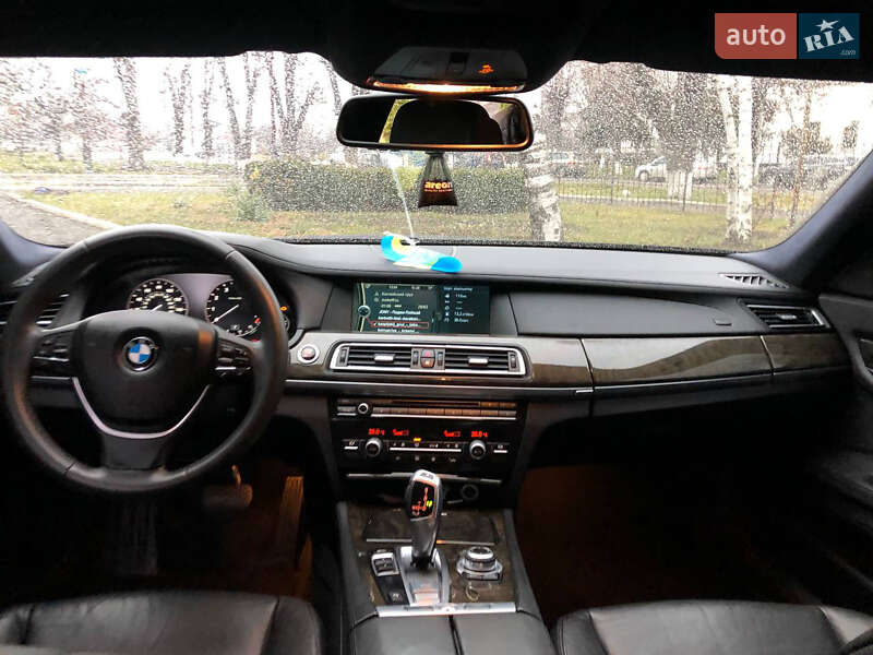 Седан BMW 7 Series 2012 в Черкасах