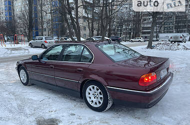 Седан BMW 7 Series 2000 в Киеве