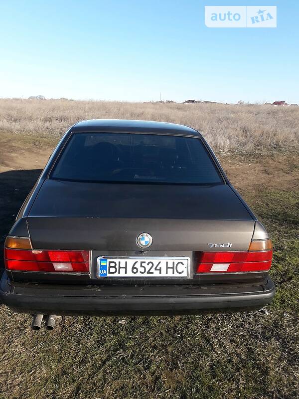 Седан BMW 7 Series 1987 в Одессе