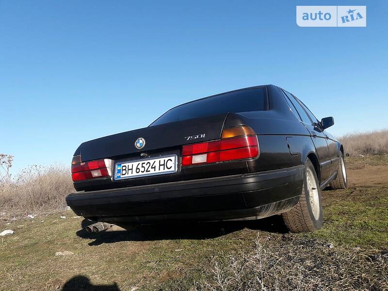 Седан BMW 7 Series 1987 в Одессе