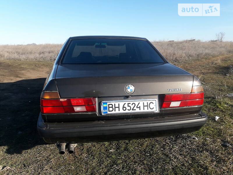 Седан BMW 7 Series 1987 в Одессе