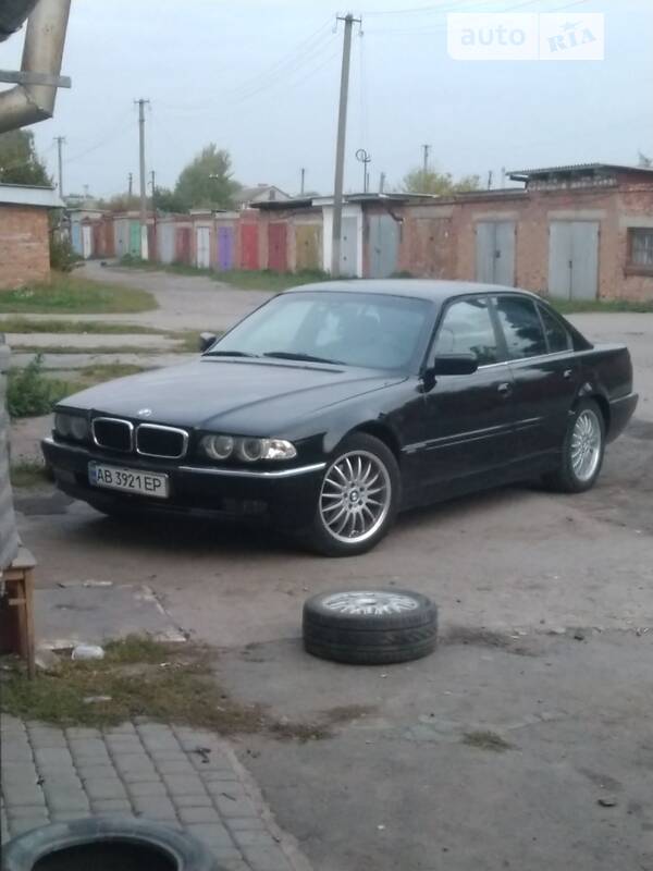 Седан BMW 7 Series 1999 в Казатине