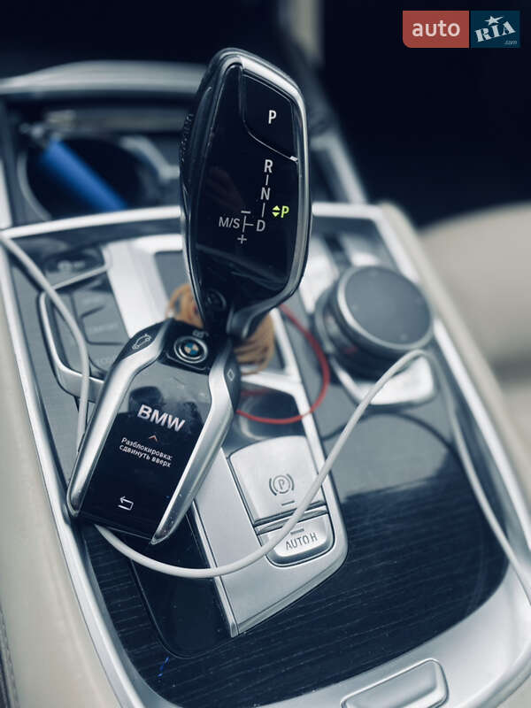 Седан BMW 7 Series 2015 в Ужгороде
