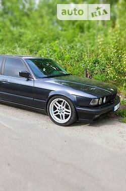 Седан BMW 7 Series 1989 в Киеве