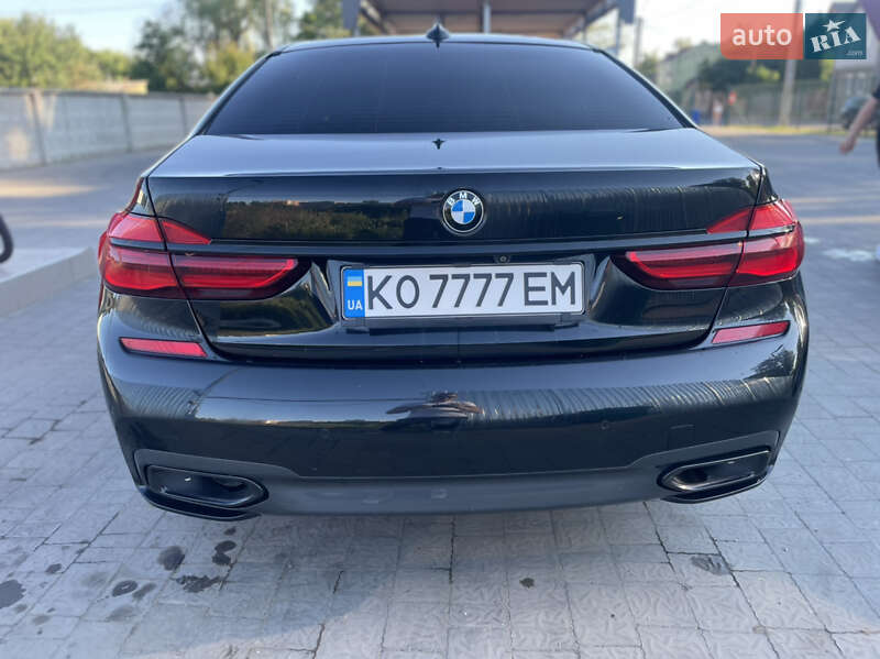 Седан BMW 7 Series 2015 в Ужгороде