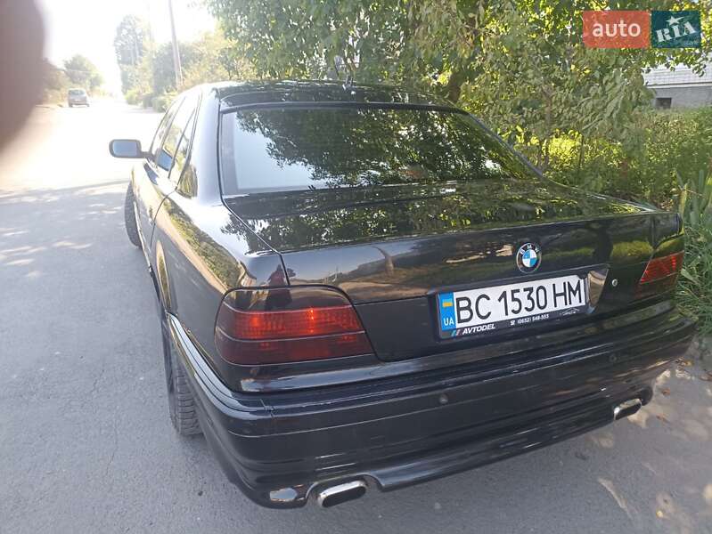 Седан BMW 7 Series 2000 в Ходорове