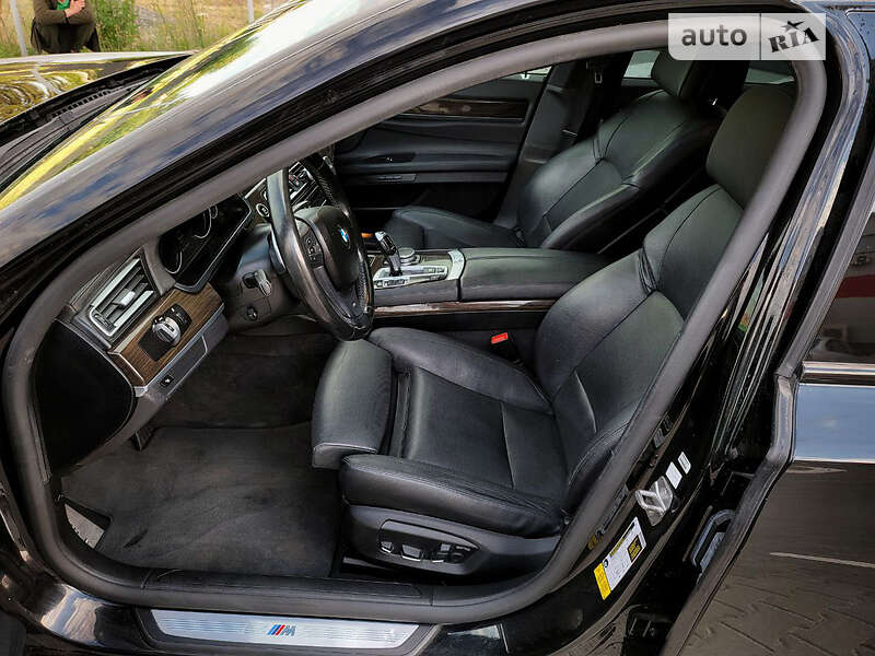Седан BMW 7 Series 2015 в Нововолынске
