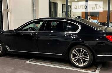 Седан BMW 7 Series 2016 в Киеве