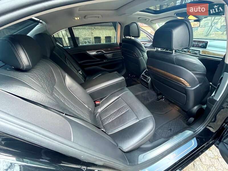 Седан BMW 7 Series 2016 в Киеве