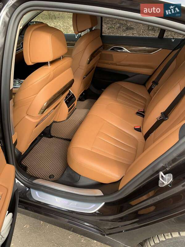 Седан BMW 7 Series 2016 в Житомире фото 25 Седан BMW 7 Series 2016 в Житомире