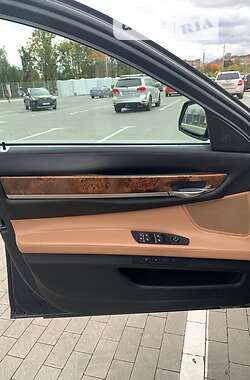 Седан BMW 7 Series 2013 в Умані