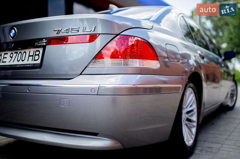 Седан BMW 7 Series 2003 в Новомосковську