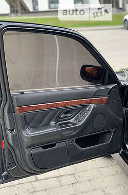 Седан BMW 7 Series 2000 в 