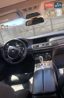 Седан BMW 7 Series 2011 в 