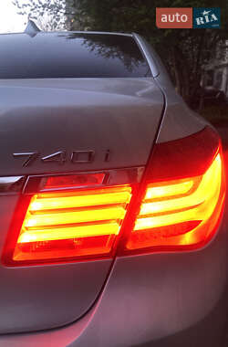 Седан BMW 7 Series 2011 в 