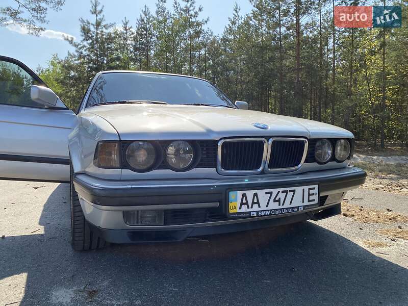 Седан BMW 7 Series 1993 в Киеве