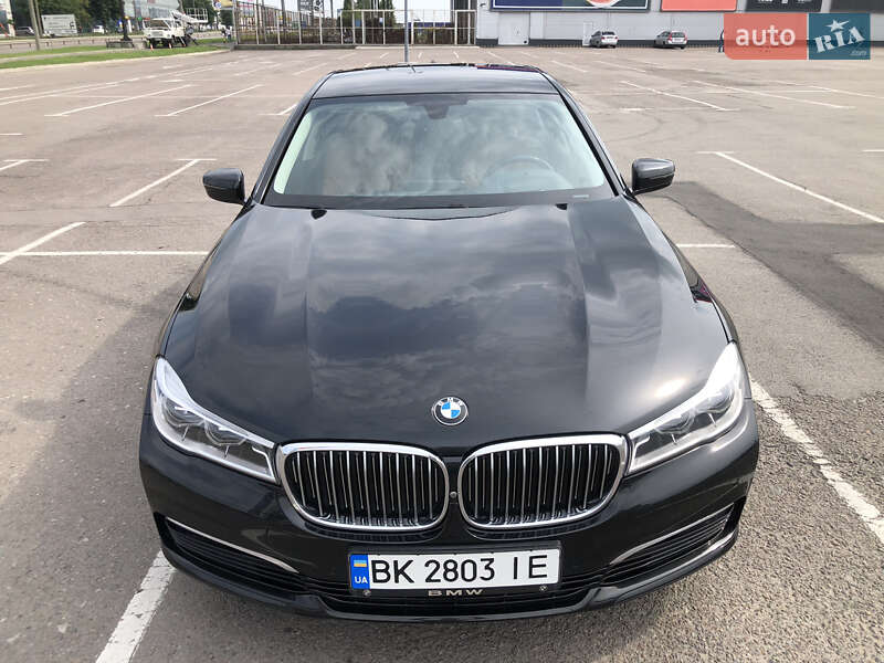 Седан BMW 7 Series 2015 в Рівному
