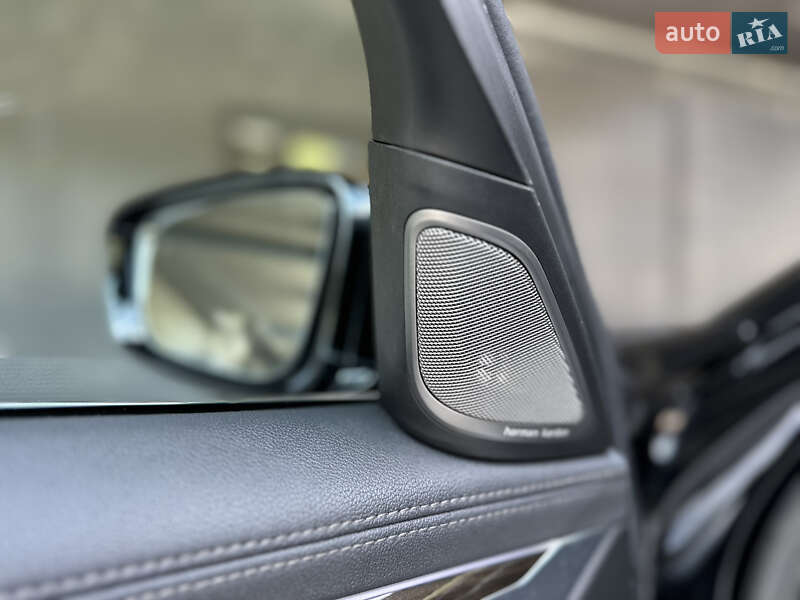 Седан BMW 7 Series 2018 в Львове