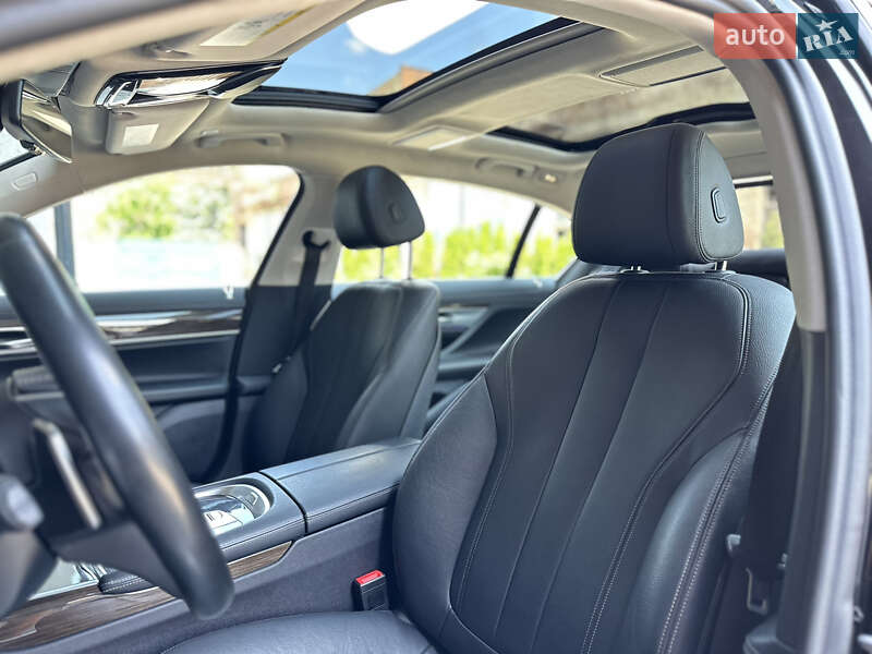 Седан BMW 7 Series 2018 в Львове