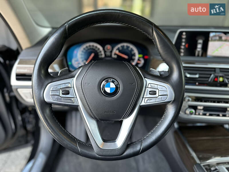 Седан BMW 7 Series 2018 в Львове