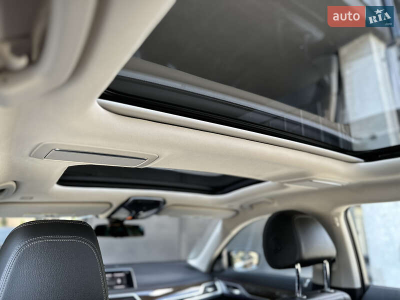 Седан BMW 7 Series 2018 в Львове