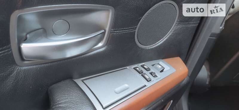 Седан BMW 7 Series 2004 в Романіву