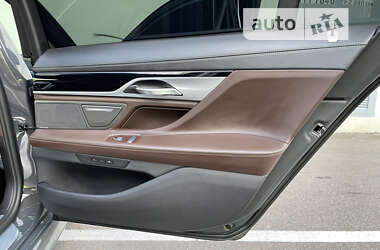 Седан BMW 7 Series 2020 в 
