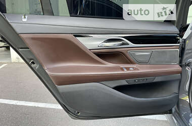 Седан BMW 7 Series 2020 в 