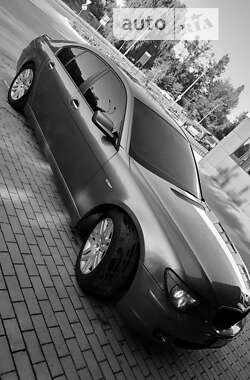 Седан BMW 7 Series 2005 в 
