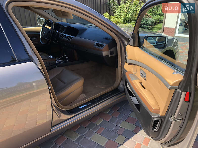 Седан BMW 7 Series 2004 в Києві