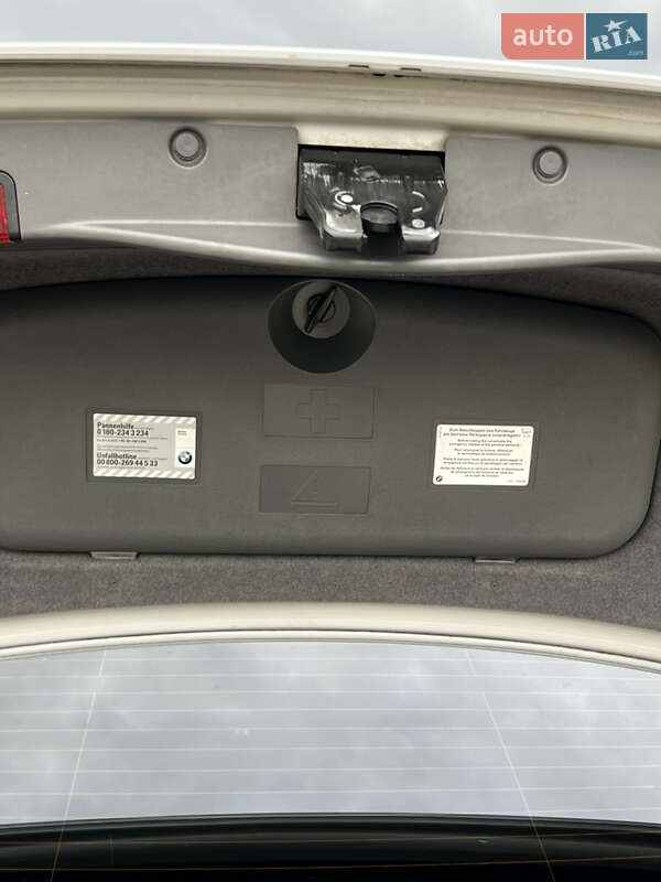 Седан BMW 7 Series 2004 в Самборі