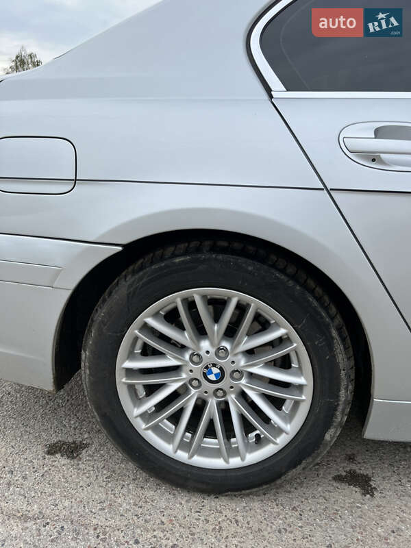 Седан BMW 7 Series 2004 в Самборі